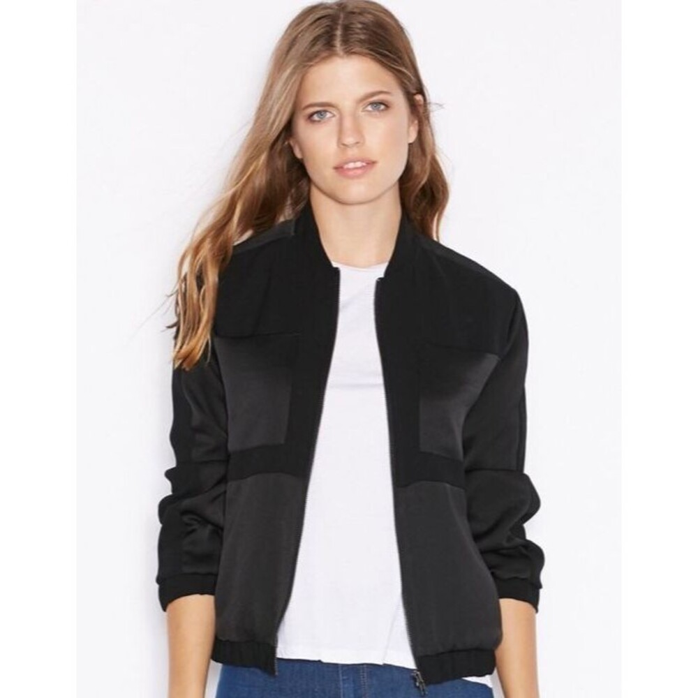 TOPSHOP Women's Size 2 Small Black Satin Pocket Bomber Zip Up Jacket-Lined. NWOT